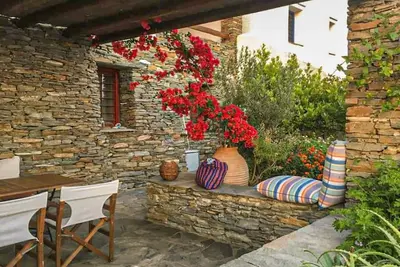 Image de Stylish stone house with pool - Aprovato, Andros\n