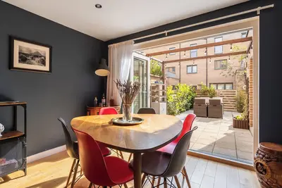 Image de Gorgeous central 3 bed house - free parking & garden (15 min walk to Royal Mile)