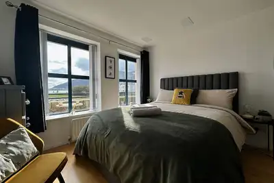 Image de NIapartments: Coastal retreat with Mountain Views