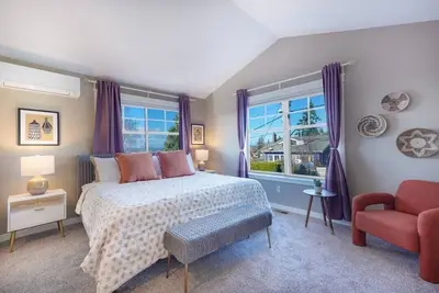 Image de Fremont home with panoramic views near Woodland Zoo