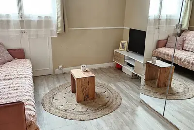 Image de Appartement/ studio proche métro