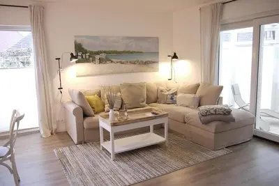 Image de Großzügiges Ferienhaus für die Ganze Familie mit Sauna, Kamin und Garten