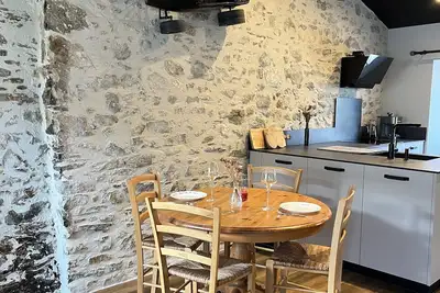 Image de Appartement Cosy Entre Port et Plage, Entièrement Rénové en 2023