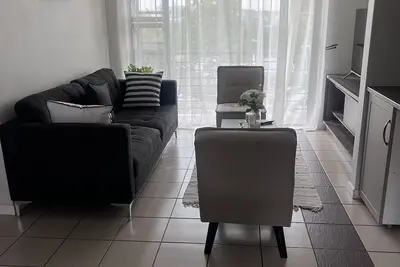 Image de A cosy 2 bedroom apartment in Dainfern. Caters for small family or couples