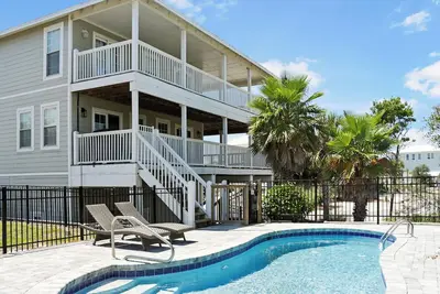 Image de Cape Dreamin' | Beach View Oasis | 5br and Pool