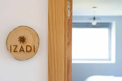 Image de Izadi