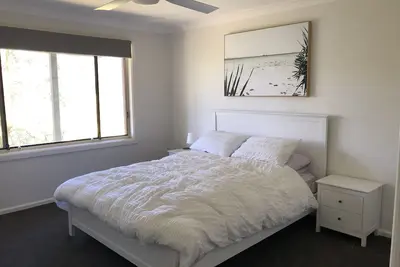 Image de Large modern family home with views of bay and golf course. A quiet nature area