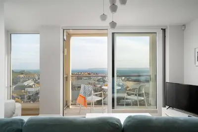 Image de Sea views and great location