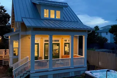 Image de Gorgeous new beach cottage in fantastic location!