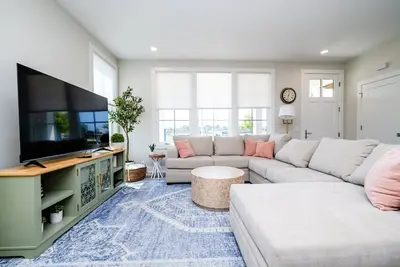 Image de Family Tides at Harbor Shores - Close by the beautiful beaches of Lake Michigan
