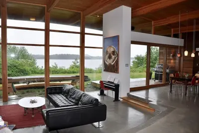 Image de Haida Gwaii Oceanfront Home