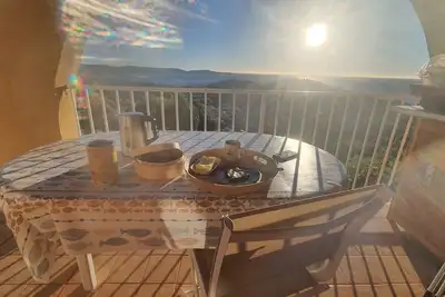 Image de Très joli T2 Vue Panoramique Mer, entièrement rénové.