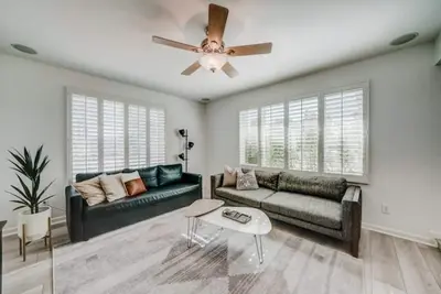 Phx Home w/ Heated Pool, Stocked Kitchen, WORKspace