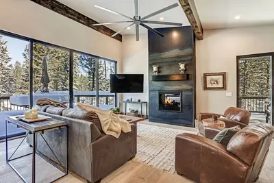 Image de Luxury mountain home near skiing, golf, and hiking