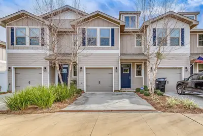 Image de Pensacola Vacation Rental w/ Community Pool!