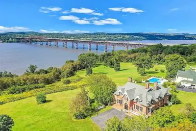 Image de Majestic RiverView Estate - Breathtaking Views