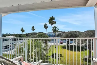 Image de Step To The Beach & Restaurants 2 Bed 2 Bath Condo - ❤️of St Augustine Beach