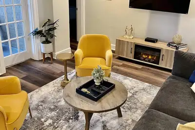 Image de 21g  Rare 2br 2ba Downtown Atlanta Hotel District!