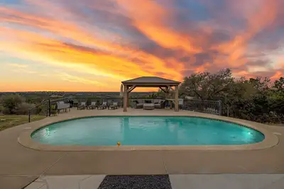 Image de Ranch Retreat: Amenities Galore with Pool, Hot Tub, Basketball Court, and More!