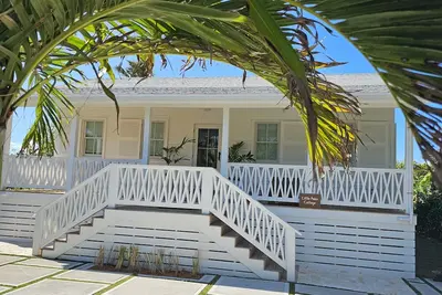 Image de Newly Renovated, Little Palm Cottage with dock slip, Elbow Cay
