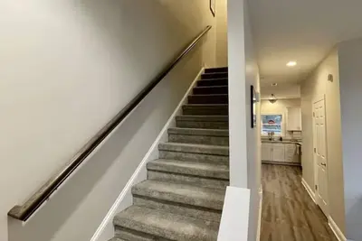 Image de Luxury townhome 5 mins from stadium and hospitals!