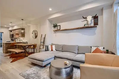 Image de New 2bd townhome I Near Light Rail / Park I Denver