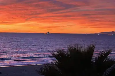 Image de Ocean Front + Top Floor, 4 Bedroom Manhattan Beach House- Minimum Of 3 Nites Req