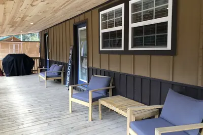 Image de Old Glory Getaway--Cozy 2 bedroom cabin just 5 miles from Cumberland Falls!