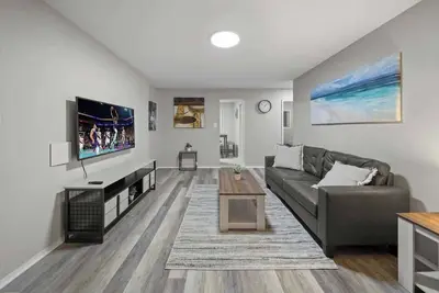 Image de Modern 2bd Apartment Near Royal Oak