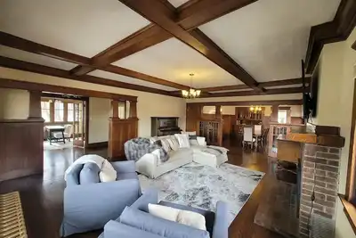 Image de 6 Bedroom Craftsman Home