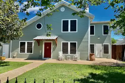 Image de Spacious Waco Bear Den-5 Br/4ba + Mother-in-law Suite • Attached Garage•Hottub\n