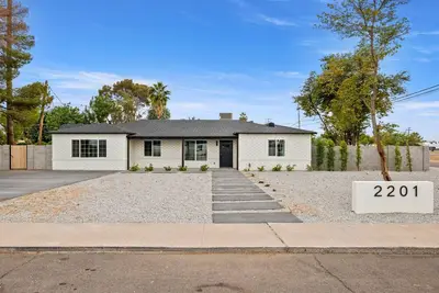 Tranquil Urban Escape