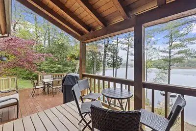 Image de Lakefront w/Private Beach - Luxury Log House!