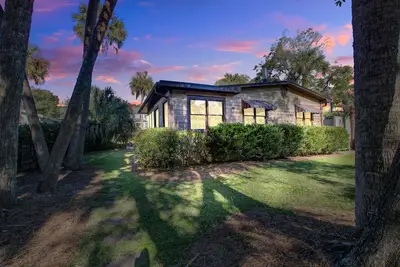 Image de Charming Folly Cottage! Close to Beach access & restaurants. Pet friendly! Folly Daze