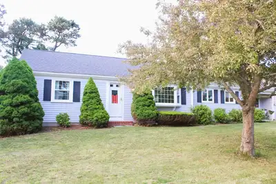Image de 3-bedroom centrally located Cape Cod home minutes from beaches and more!