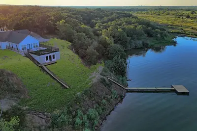 Image de Nocona Lakefront with 40 private acres, beds for 8, newly constructed in 2024!