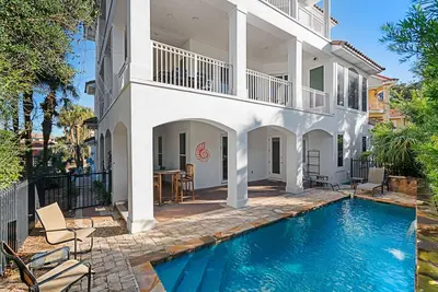 Image de Hog Heaven By Scenic Stays. Private Pool and Golf Cart Included!