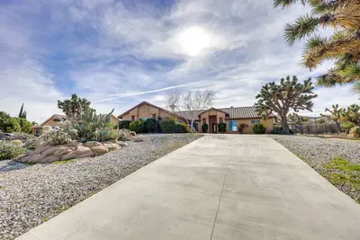 Image de Joshua Tree Area Vacation Rental ~ 12 Mi to Park!