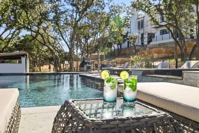 Image de Las Luces Village|Large Retreat|Pool|Hot tub