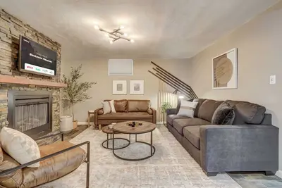Image de Blackstone Hideaway! Downtown Lower-Level Apt!