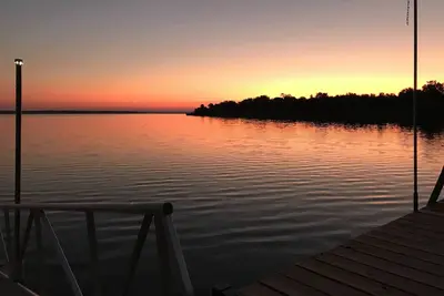 Image de Bird's Eye View- Lake Access!