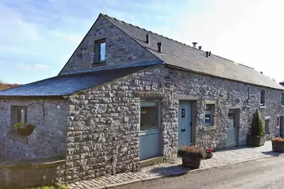 Image de Cosy 2 bedroom barn in pretty village, close to the Monsal Trail and Chatsworth