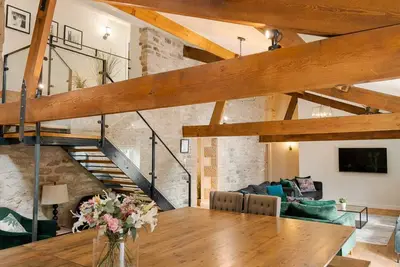 Image de Large luxury farmhouse retreat situated in a rural hamlet, perfect for large gatherings of up to 50