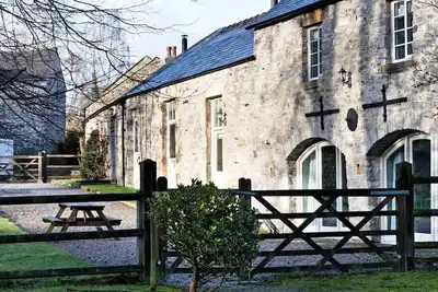 Image de Collection of 4 charming barns offering group accommodation for 16, close to Bakewell