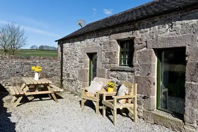 Image de Cosy barn conversion, surrounded by amazing countryside views, perfect for couples.
