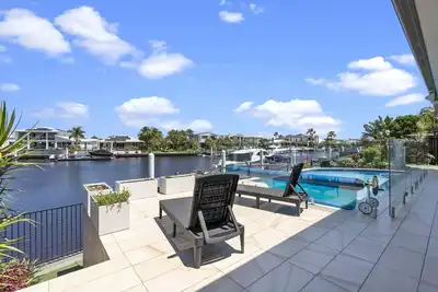 Image de Bribie Bliss: Luxe Canal Living
