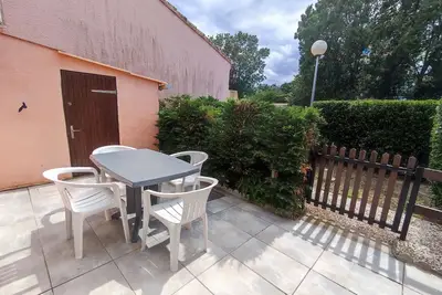 Image de Pavillon Climatisé Près de la Plage avec Terrasse, Parking et Confort Moderne