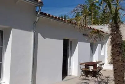 Image de Le Pavillon Entièrement Équipé à 5 Min du Port de La Flotte et de son Marché
