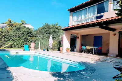 Image de Charmant bas de Villa Proche de Sablettes