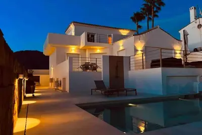 Image de Villa familiale de plage - Piscine privée (chauffée) - 8 pers - Estepona